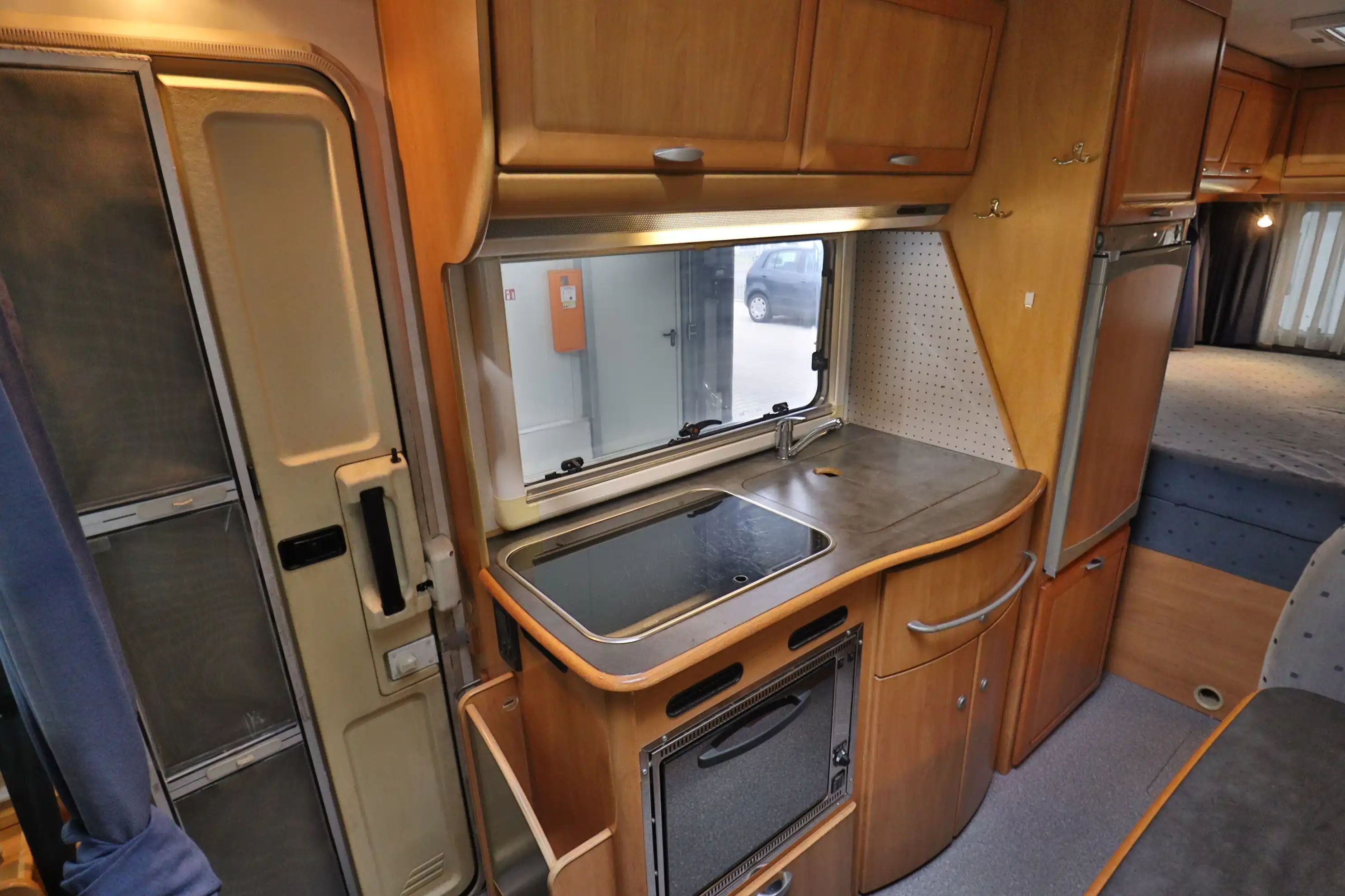 HYMER-ERIBA B 654 